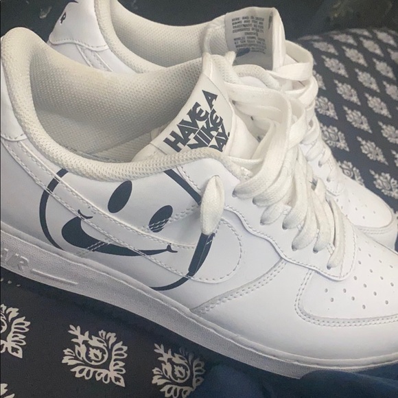 Air Force 1s (smile) - Picture 1 of 1